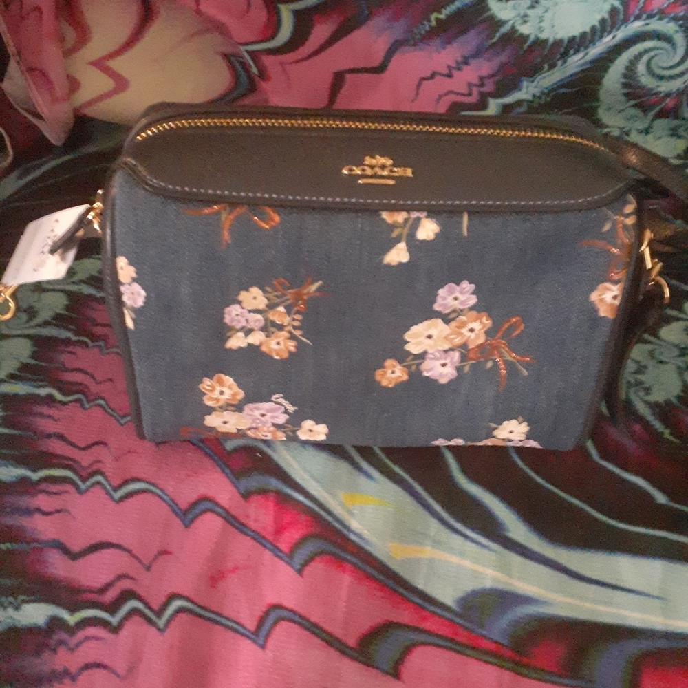 Women's shoulder bag